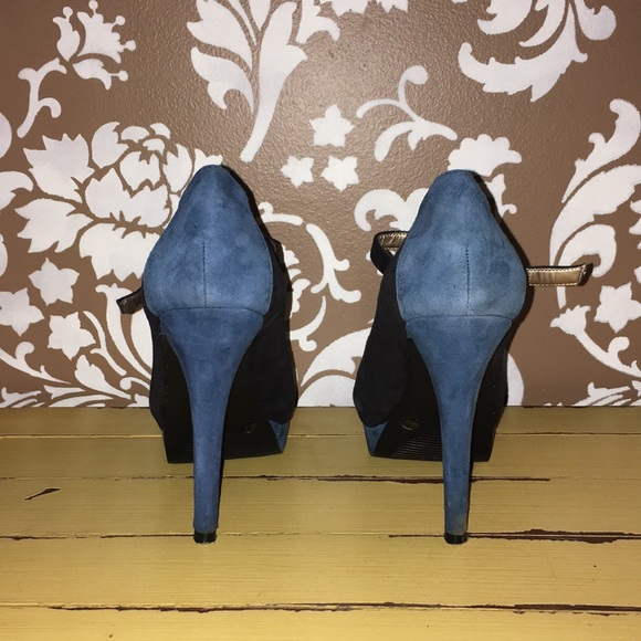 BCBG two tone suede platform heels - Picture 4 of 8